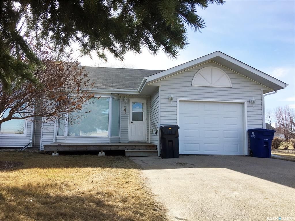 Main Photo: 12 4-1275 Aaro Avenue in Elbow: Residential for sale : MLS®# SK890654