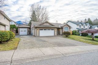 Photo 1: 46472 EDGEMONT Place in Chilliwack: Promontory House for sale in "The Highlands" (Sardis)  : MLS®# R2848178