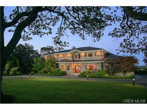 Main Photo: 3435 Upper Terrace Rd in VICTORIA: OB Uplands House for sale (Oak Bay)  : MLS®# 706901
