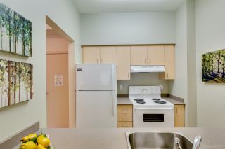 Photo 6: 110 2266 ATKINS Avenue in Port Coquitlam: Central Pt Coquitlam Condo for sale in "MAYFAIR TERRACE" : MLS®# R2135737