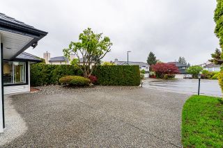 Photo 2: 3317 EL CASA Court in Coquitlam: Hockaday House for sale in "HOCKADAY" : MLS®# R2875402