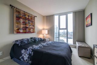 Photo 13: 2103 583 BEACH Crescent in Vancouver: Yaletown Condo for sale in "PARK WEST TWO" (Vancouver West)  : MLS®# R2361220