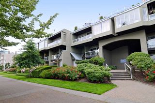 Photo 1: 415 31 RELIANCE Court in New Westminster: Quay Condo for sale : MLS®# R2094401