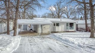 Main Photo: 27 Oakdean Crescent in Winnipeg: Woodhaven Residential for sale (5F)  : MLS®# 202402849