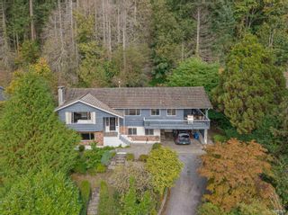 Photo 1: 3115 BENBOW Road in West Vancouver: Westmount WV House for sale : MLS®# R2753889