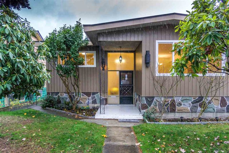 FEATURED LISTING: 1376 60TH Avenue East Vancouver