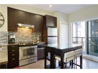 Main Photo: 2 4099 NO. 4 Road in Richmond: West Cambie Townhouse for sale in "Clifton Garden" : MLS®# R2865526
