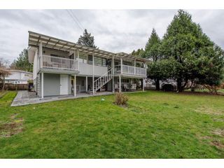 Photo 2: 2457 LILAC Crescent in Abbotsford: Abbotsford West House for sale : MLS®# R2333747