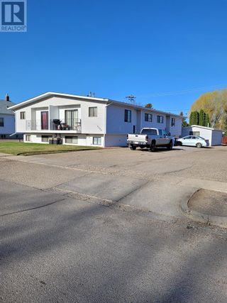 Photo 3: 2206, 15 Ave in Medicine Hat: Multi-family for sale : MLS®# A2044976