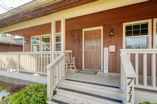 Photo 2: 711 Miller Ave in Saanich: SW Royal Oak House for sale (Saanich West)  : MLS®# 895886