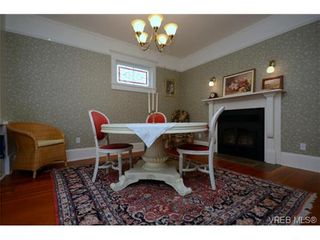 Photo 3: 214 Ontario St in VICTORIA: Vi James Bay House for sale (Victoria)  : MLS®# 715032