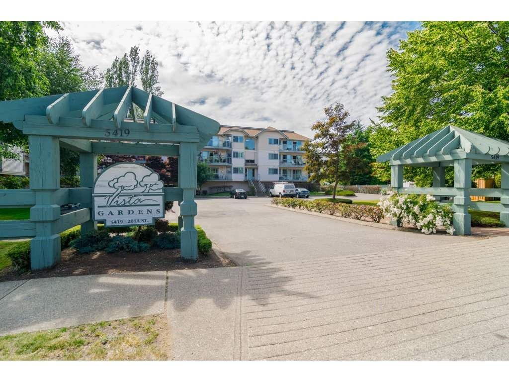 Main Photo: 312 5419 201A Street in Langley: Langley City Condo for sale in "VISTA GARDENS" : MLS®# R2183576