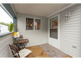 Photo 2: 70 2270 196 Street in Langley: Brookswood Langley Manufactured Home for sale in "Pineridge Park" : MLS®# R2398738