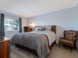 Photo 13: 12 140 STRATHAVEN Circle SW in Calgary: Strathcona Park Semi Detached for sale : MLS®# C4229318