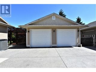 Photo 3: 585 Nighthawk Avenue in Vernon: House for sale : MLS®# 10306020