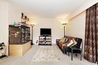 Photo 3: 1015 CLARKE Road in Port Moody: College Park PM Townhouse for sale : MLS®# R2712394