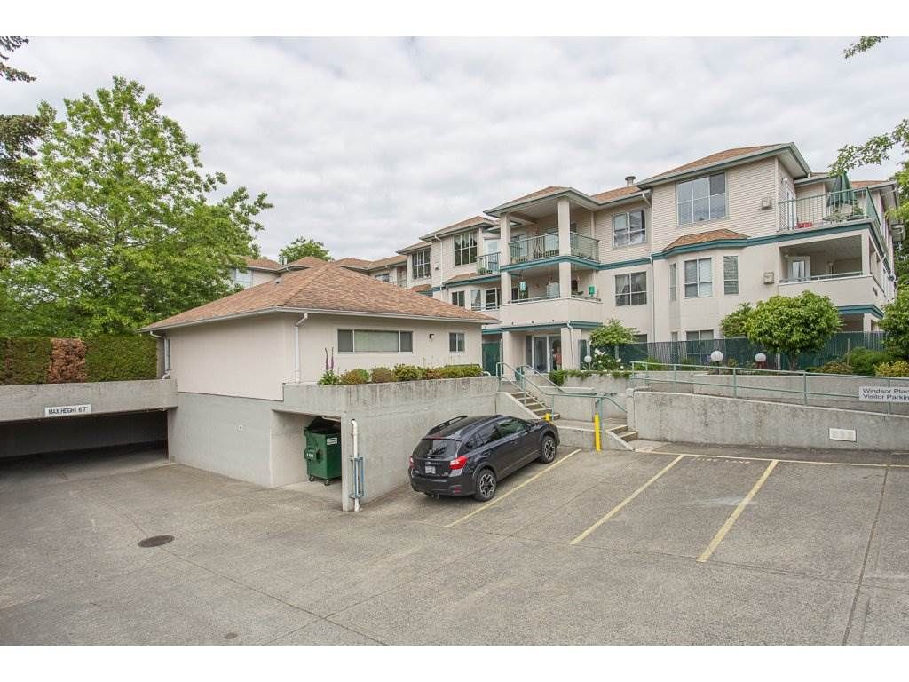 Main Photo: 208 5955 177B STREET in Surrey: Cloverdale BC Condo for sale (Cloverdale)  : MLS®# R2271512