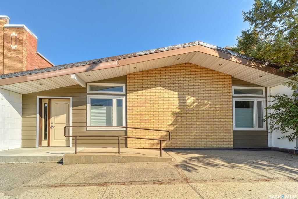 170  Fairford Street West, Moose Jaw