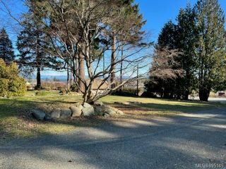 Photo 2: 476 Old Petersen Rd in Campbell River: CR Campbell River West Land for sale : MLS®# 895149
