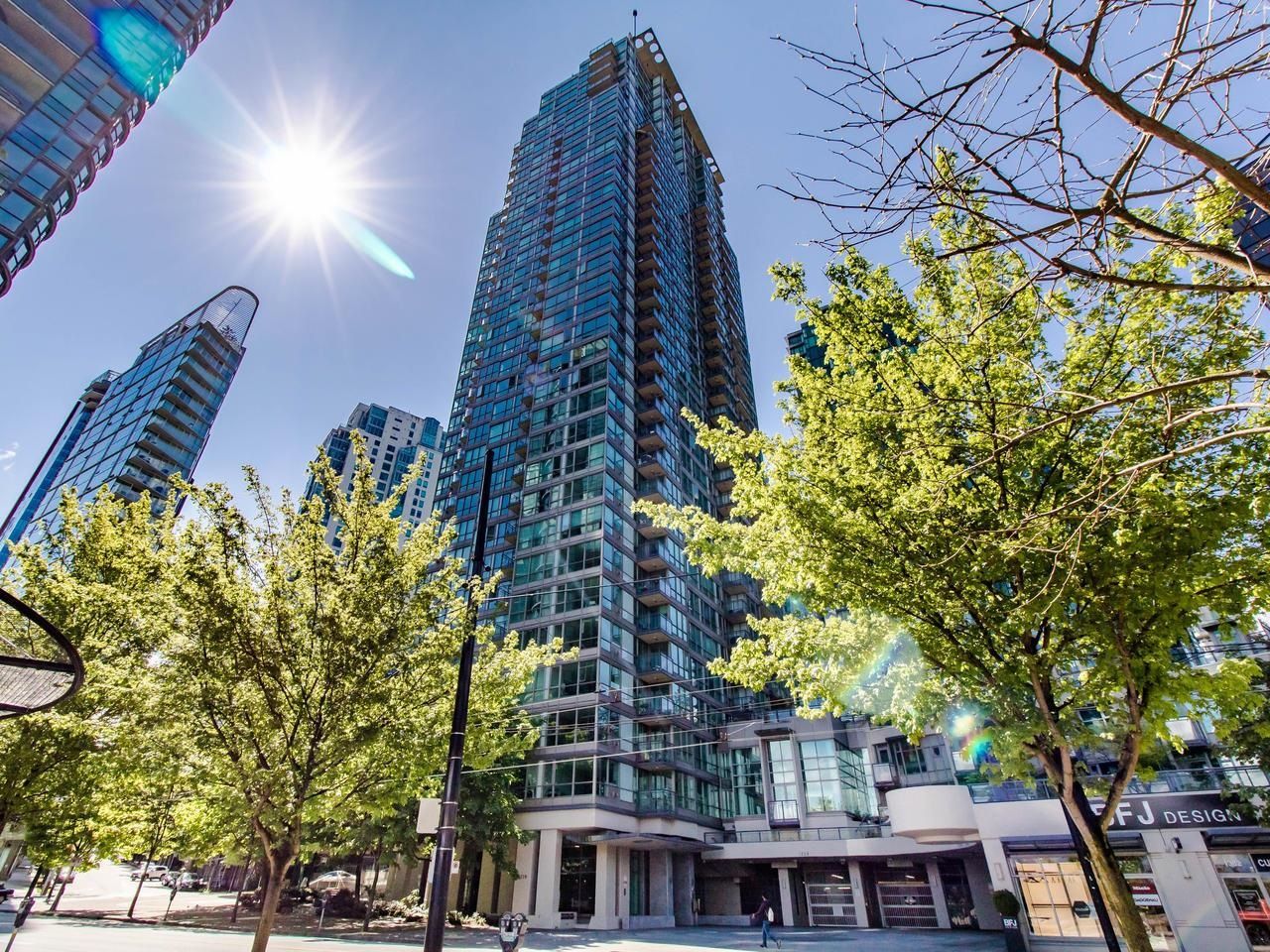 Main Photo: 2202 1328 W PENDER Street in Vancouver: Coal Harbour Condo for sale in "Classico" (Vancouver West)  : MLS®# R2629055