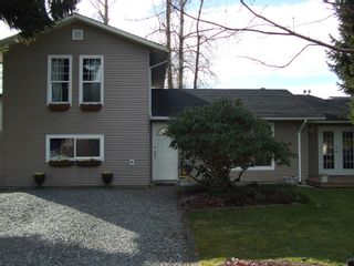 Photo 3: 26492 32A Avenue in Langley: Aldergrove Langley House for sale in "Parkside" : MLS®# F2804939