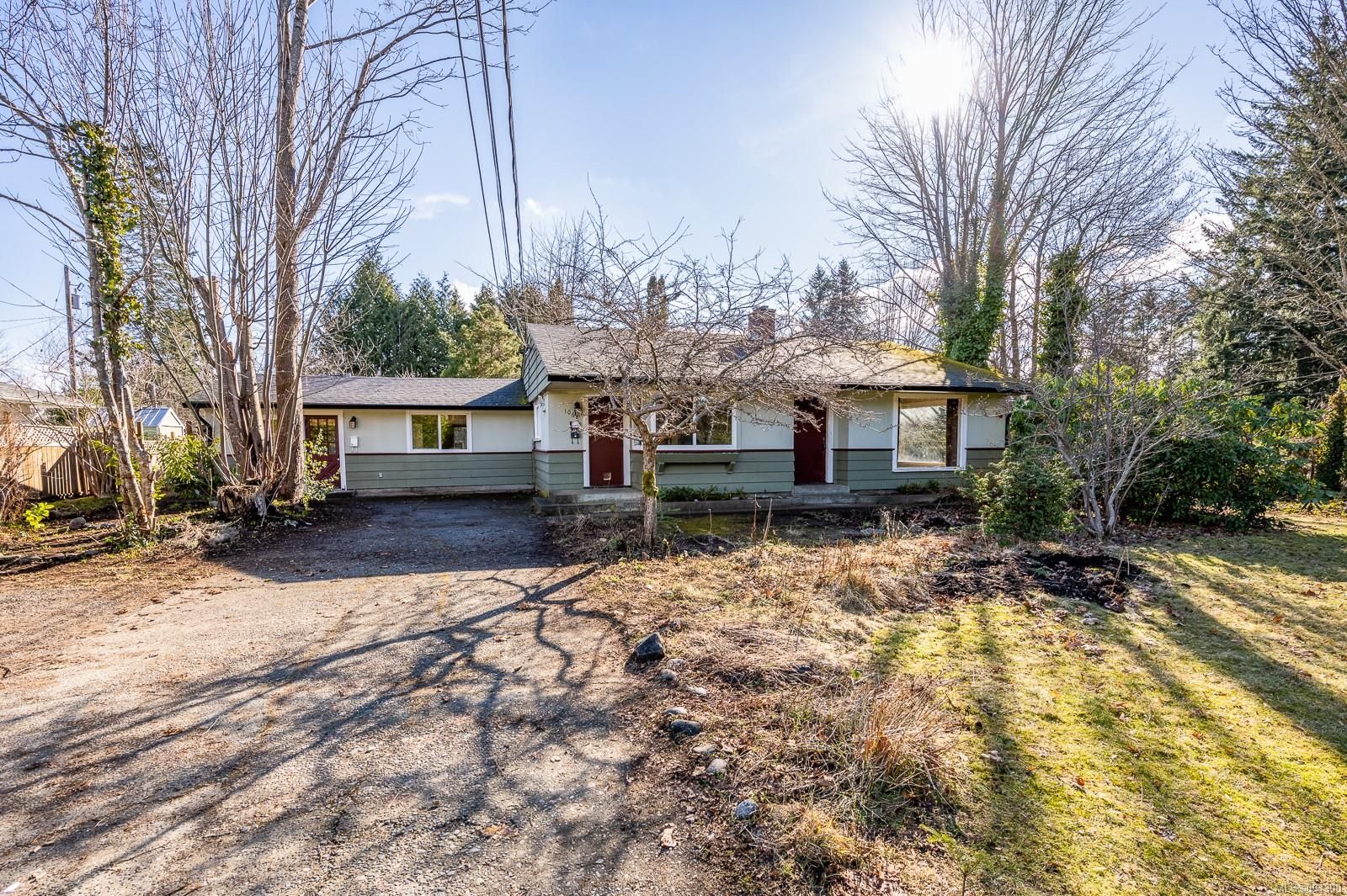 Main Photo: 1068 4th St in Courtenay: CV Courtenay City House for sale (Comox Valley)  : MLS®# 894300