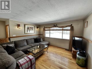 Photo 6: 2904 RAWLINGS ROAD in Quesnel: House for sale : MLS®# R2761114