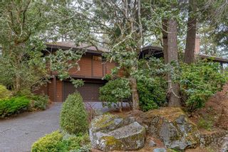 Photo 2: 4562 Rithetwood Dr in Saanich: SE Broadmead House for sale (Saanich East)  : MLS®# 941392