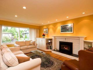 Photo 1: 1116 MONTROYAL Boulevard in North Vancouver: Canyon Heights NV House for sale : MLS®# V1009663