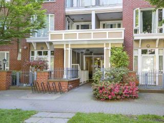 Photo 12: 112 2628 YEW Street in Vancouver: Kitsilano Condo for sale in "Connaught Place" (Vancouver West)  : MLS®# R2171360
