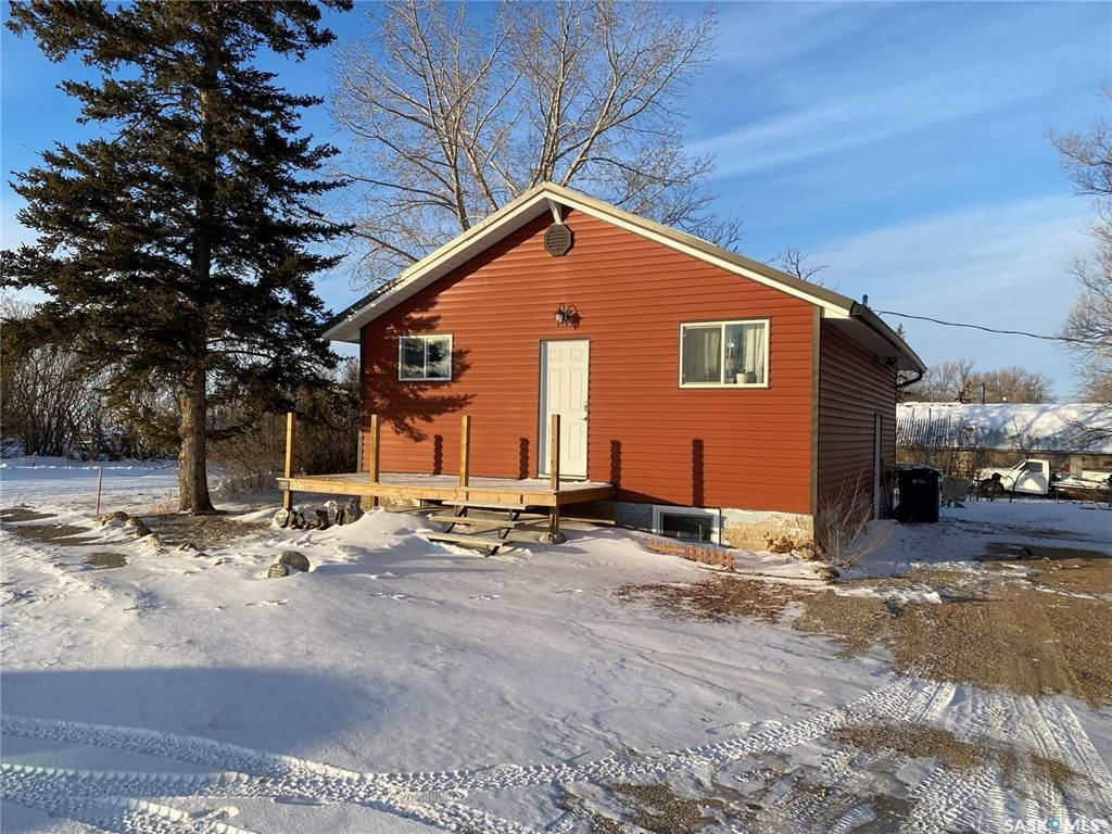 Main Photo: 106 Railway Avenue in Findlater: Residential for sale : MLS®# SK915139