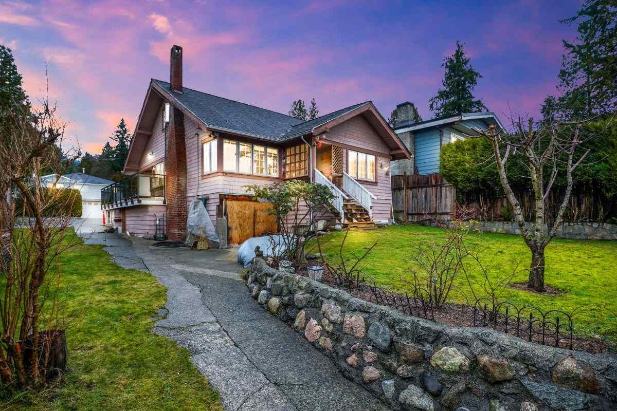 Main Photo: 234 E 25TH Street in North Vancouver: Upper Lonsdale House for sale : MLS®# R2532511