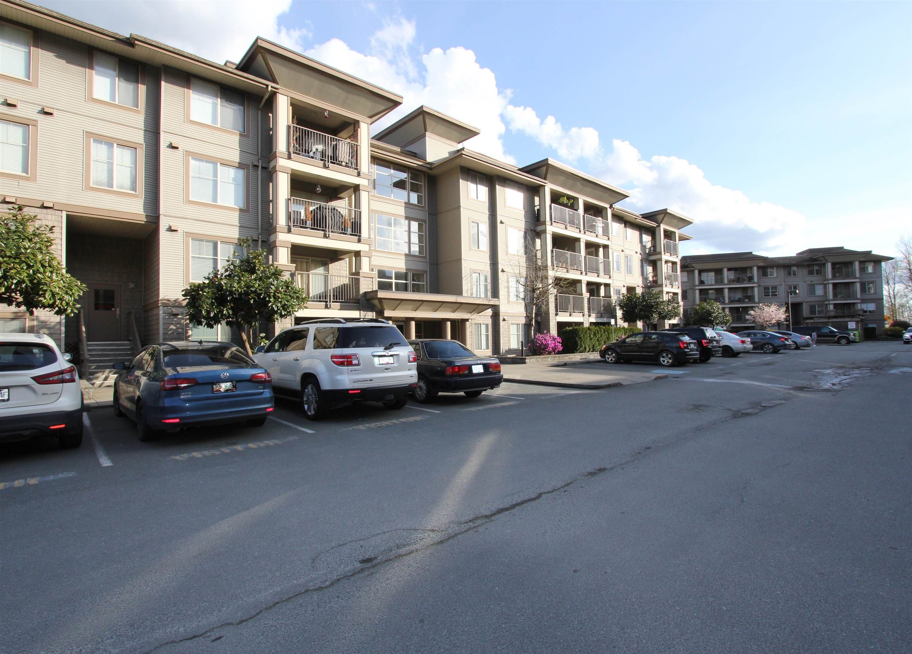 Main Photo: 410 45561 YALE Road in Chilliwack: Chilliwack W Young-Well Condo for sale in "THE VIBE" : MLS®# R2644422