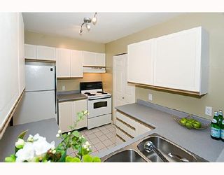Photo 4: 403 1623 East 2nd Avenue in Commercial Drive: Home for sale