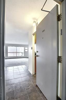 Photo 4: 221 6 Avenue SE Unit#909 in Calgary: Downtown Commercial Core Condominium Apartment for sale ()  : MLS®# A1043109
