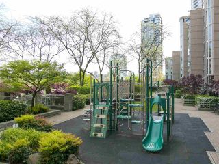 Photo 17: 2302 388 DRAKE Street in Vancouver: Yaletown Condo for sale in "GOVERNOR'S TOWER" (Vancouver West)  : MLS®# R2071995