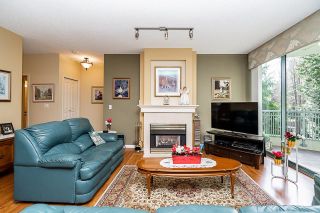 Photo 4: 205 1725 MARTIN Drive in White Rock: Sunnyside Park Surrey Condo for sale in "SouthWynd" (South Surrey White Rock)  : MLS®# R2758424