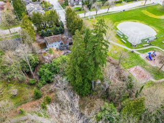 Photo 10: 7691 GOVERNMENT Road in Burnaby: Government Road House for sale in "GOVERNMENT ROAD AREA" (Burnaby North)  : MLS®# R2813612