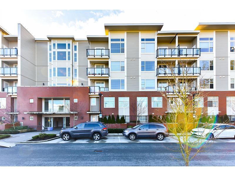 Main Photo: 206 15956 86A Avenue in Surrey: Fleetwood Tynehead Condo for sale in "Ascend" : MLS®# R2030570