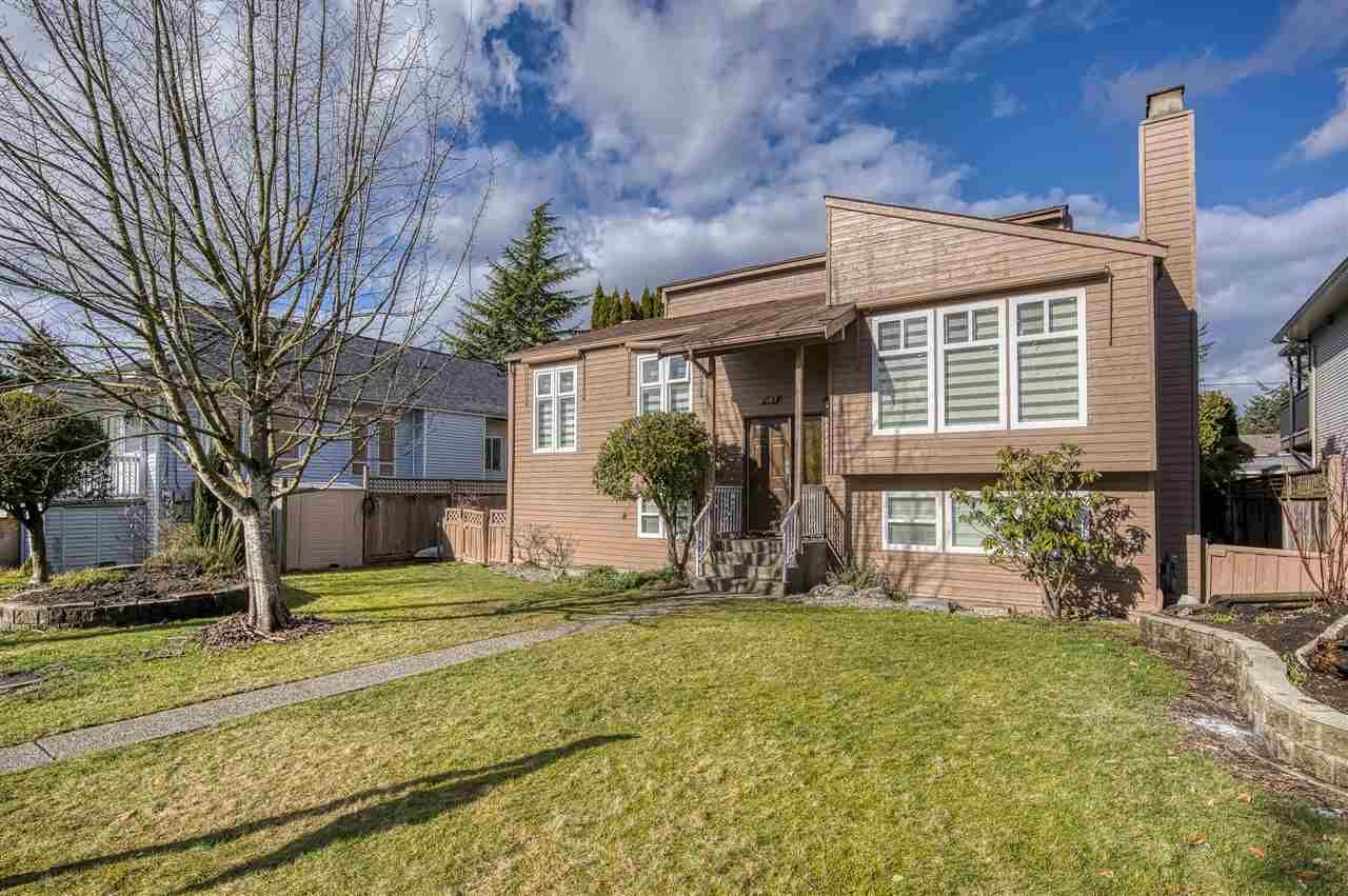 Main Photo: 467 DIXON Street in New Westminster: The Heights NW House for sale : MLS®# R2542128