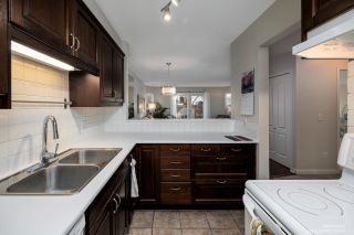 Photo 12: 102 1535 CHESTERFIELD Avenue in North Vancouver: Central Lonsdale Condo for sale in "Kensington Court" : MLS®# R2650812