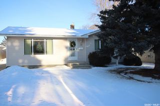 Photo 2: 46 Red River Road in Saskatoon: River Heights SA Residential for sale : MLS®# SK880197
