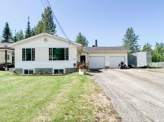 Photo 1: 21 FIRTH Crescent in Mackenzie: Mackenzie -Town House for sale : MLS®# R2781913