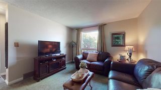 Photo 3: 137 Callum Crescent in Winnipeg: North Kildonan Residential for sale (3F)  : MLS®# 202314669