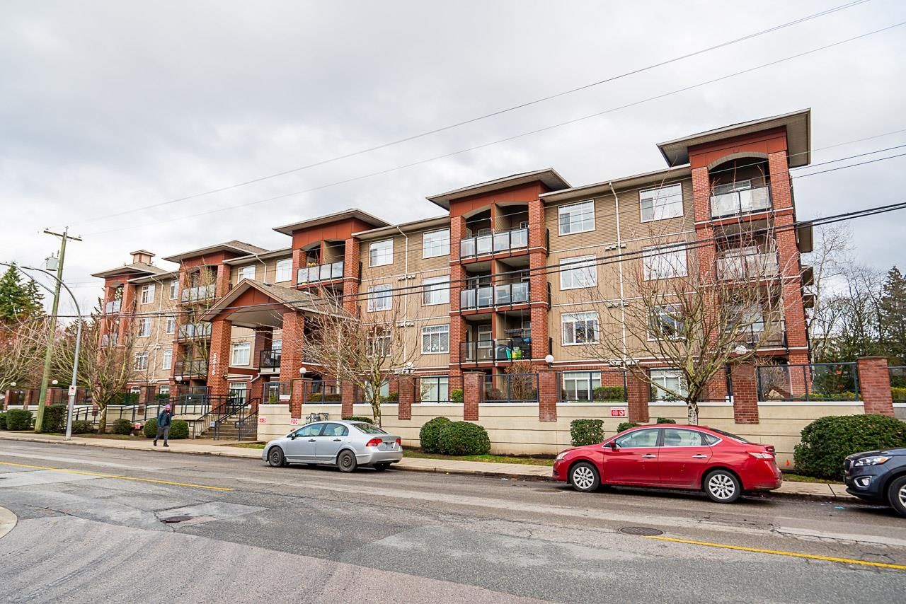 Main Photo: 312 5516 198 Street in Langley: Langley City Condo for sale in "MADISON VILLAS" : MLS®# R2746976