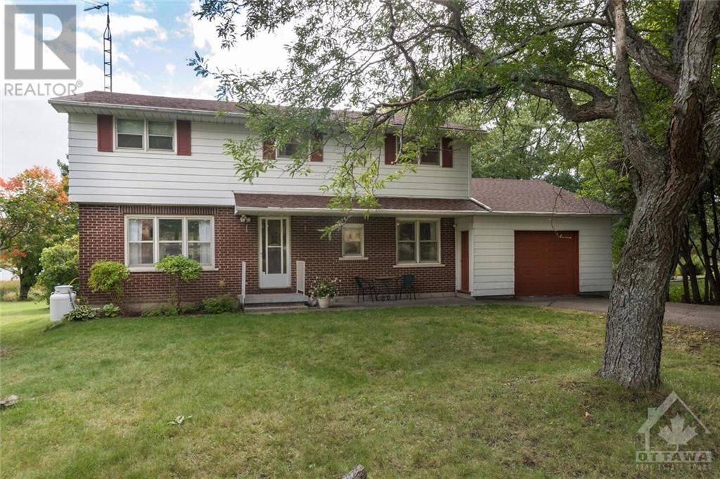 Main Photo: 999 HERITAGE DRIVE in Merrickville: House for sale : MLS®# 1314425