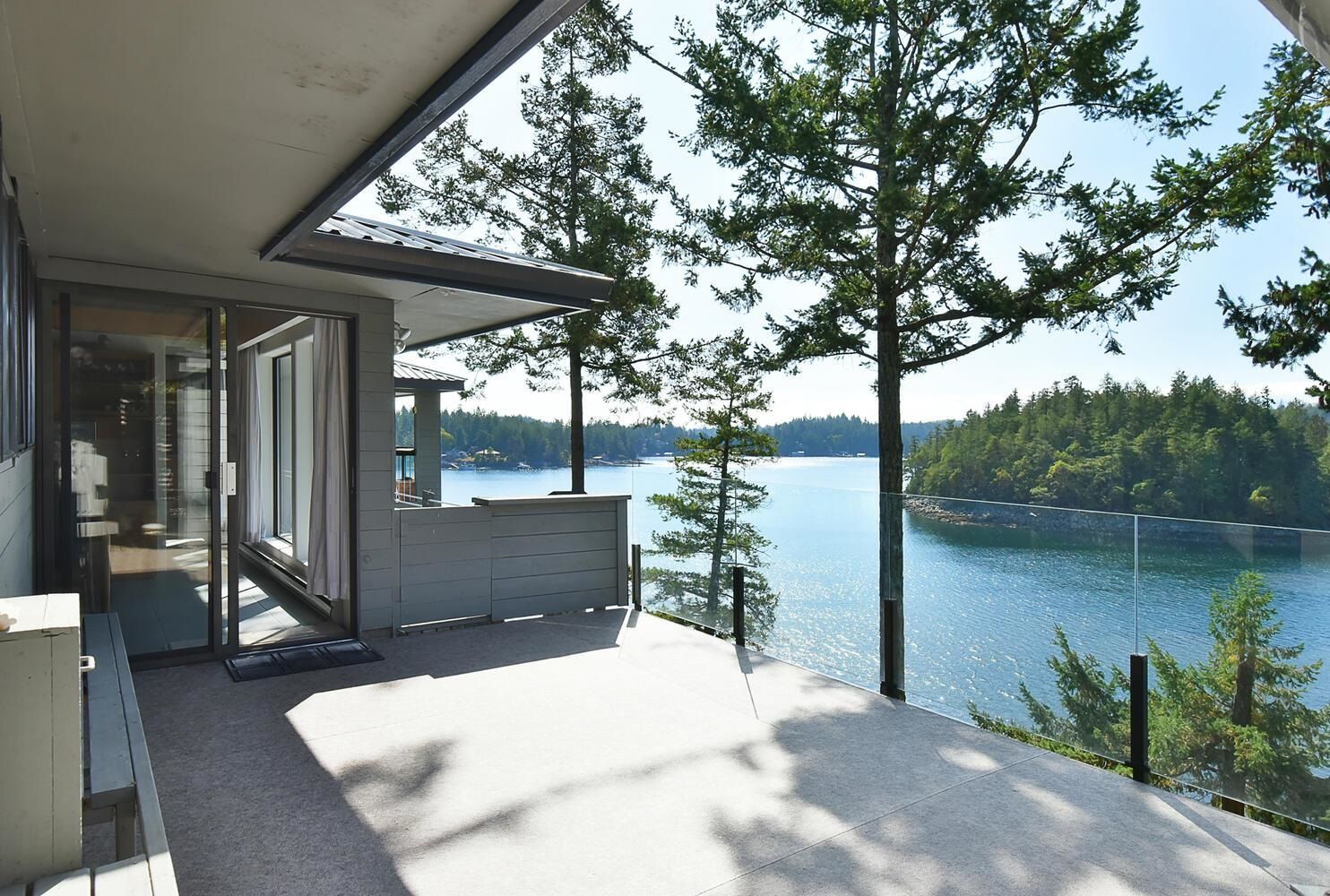 Main Photo: 5011 PANORAMA Drive in Garden Bay: Pender Harbour Egmont House for sale (Sunshine Coast)  : MLS®# R2821251