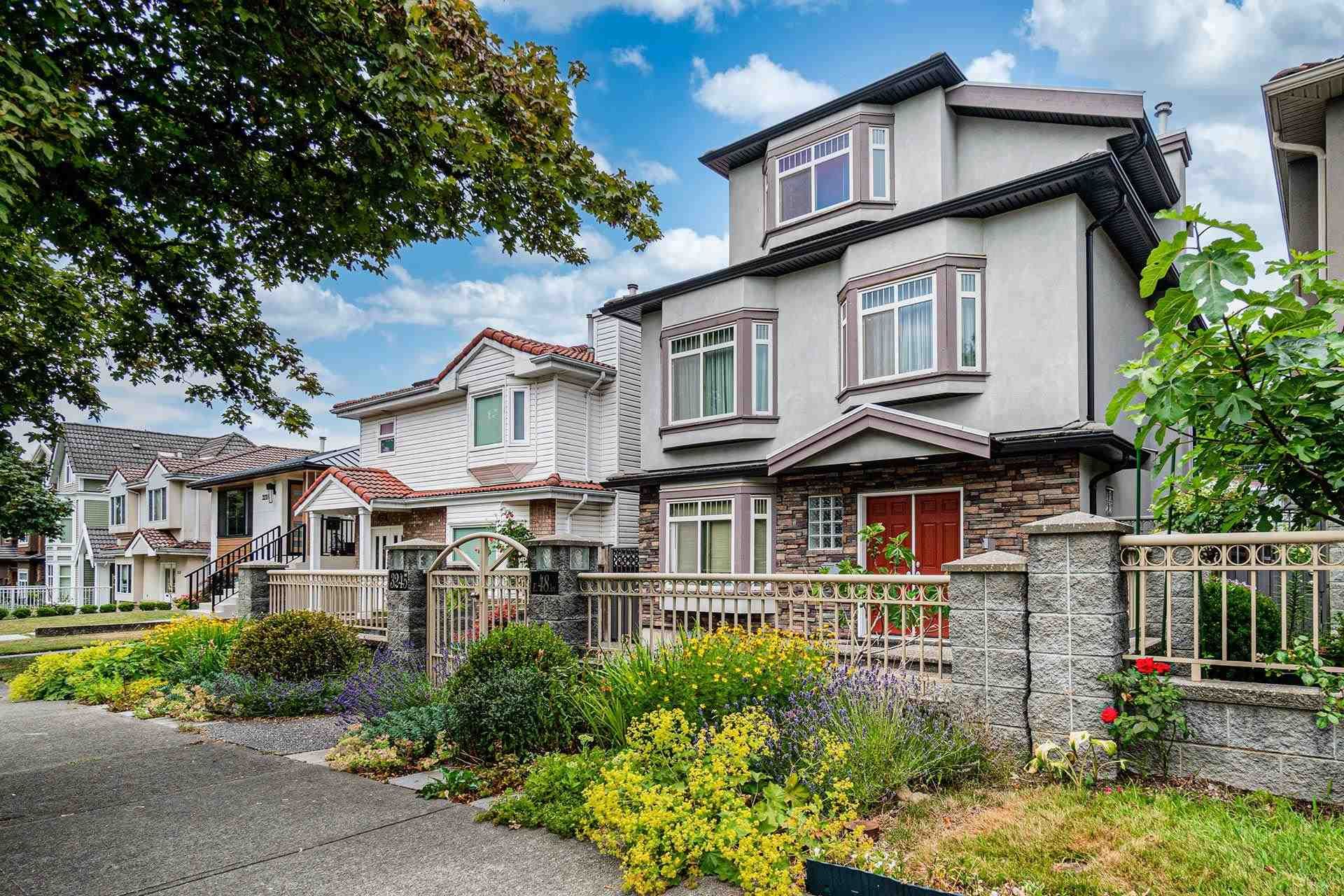 Main Photo: 3245 E 48TH Avenue in Vancouver: Killarney VE House for sale (Vancouver East)  : MLS®# R2601232