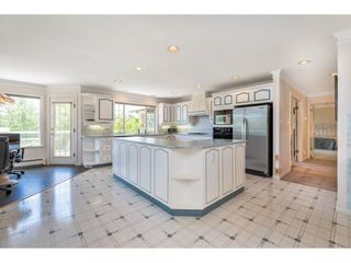 Photo 3: 13557 55A Avenue in Surrey: Panorama Ridge House for sale in "Panorama Ridge" : MLS®# R2467137
