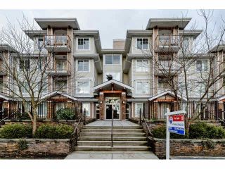 Photo 1: 111 1969 WESTMINSTER Avenue in Port Coquitlam: Glenwood PQ Condo for sale : MLS®# V1099942